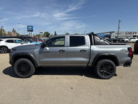 Explore new roads in the redesigned 2025 Chevrolet Colorado Crew Cab Trail Boss in Sterling Grey Met... (image 5)