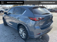 Leather Seats! Compare at $40165 - is just $38995! In a competitive compact crossover segment, this... (image 2)