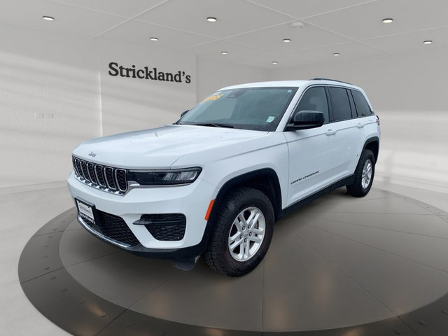 2023 JEEP GRAND CHEROKEE 4X4 LAREDO 4X4 in Cars & Trucks in Stratford