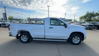 This Chevrolet Silverado 1500 is equipped with: 40/20/40 Front Split Bench Seat, Cruise Control, 10-... (image 3)