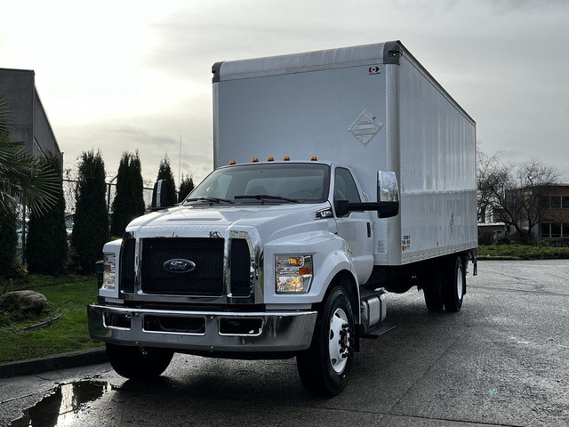 2022 Ford F750 24 Foot Cube Van with Powered Tailgate Powerstrok in Cars & Trucks in Delta/Surrey/Langley - Image 4