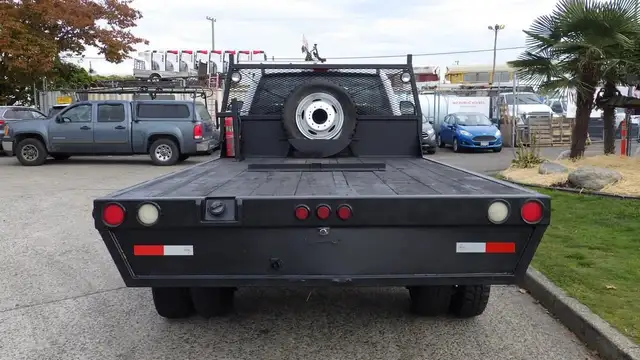 2019 ford F-550 11 Foot Flat Deck 4WD in Heavy Trucks in Richmond - Image 9