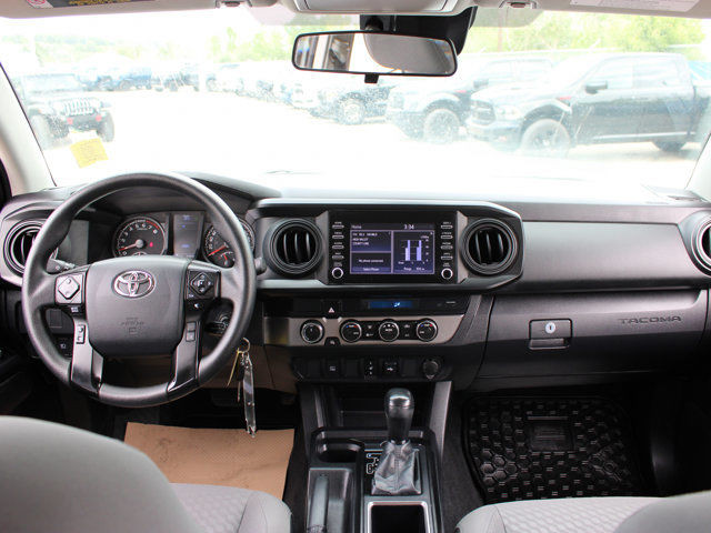 2023 Toyota Tacoma SR5 4x4, TRD Wheels, Heated Seats, Topper in Cars & Trucks in Calgary - Image 3