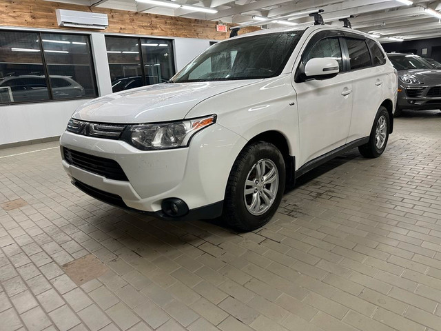  2014 Mitsubishi Outlander SE, 7 PASSAGERS, AWD, BLUETOOTH in Cars & Trucks in Longueuil / South Shore