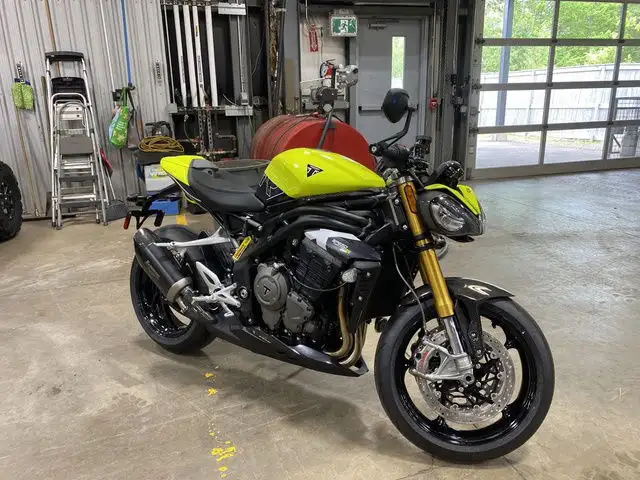 2026 Triumph Speed Triple 1200 RX in Street, Cruisers & Choppers in Moncton - Image 2