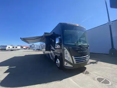 Thor Motor Coach Miramar Class A gas motorhome 35.2 highlights: Full-Wall Slide Residential Refriger...