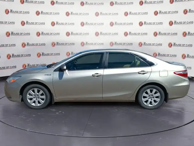 2015 Toyota Camry Hybrid 4dr Sdn LE in Cars & Trucks in Lethbridge - Image 3