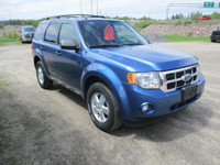 Rare find, This Escape is a manual transmisson. Runs and drives well. Interior in nice shape, Exteri... (image 6)