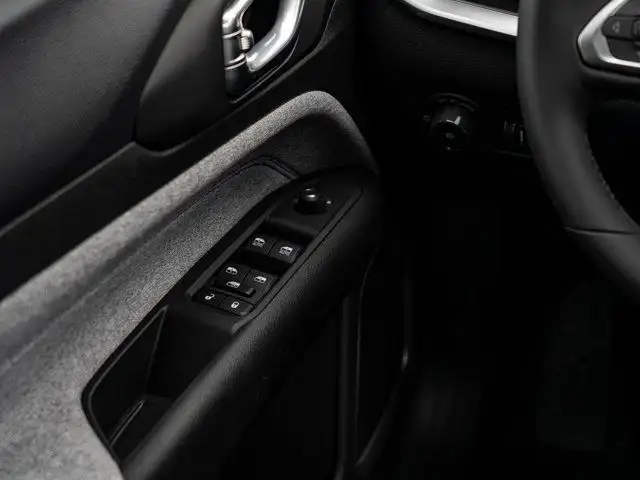 2025 Jeep Compass North in Cars & Trucks in Barrie - Image 14
