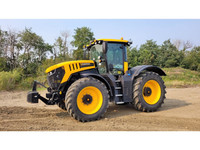 2022 JCB Fastrac MFWD Tractor 8330