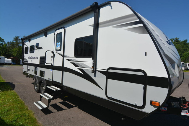 2022 JAYCO JAY FEATHER 24RL (FINANCING AVAILABLE) in Travel Trailers & Campers in Saskatoon - Image 3