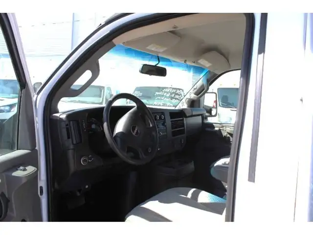 2019 GMC Savana CUBE 14 PIEDS + DECK ROUE SIMPLE 6.0 LITRES GARA in Cars & Trucks in Laval / North Shore - Image 17
