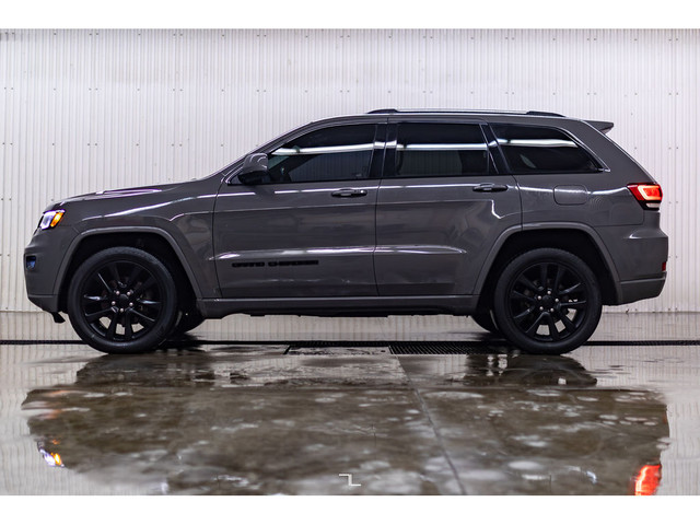 2020 Jeep Grand Cherokee 4x4 Laredo Altitude Leather Roof Nav BC in Cars & Trucks in Grande Prairie - Image 3