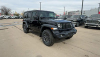 This 2025 JEEP WRANGLER 4-DOOR SPORT has the following options Cloth Low-Back Bucket Seats, Apple Ca... (image 1)