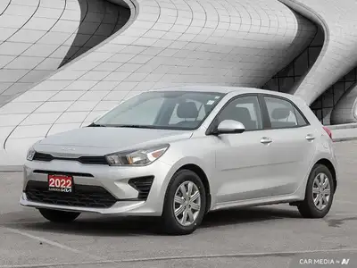 Experience effortless city driving with this sleek 2022 Kia Rio 5-door hatchback, boasting only 86,4...
