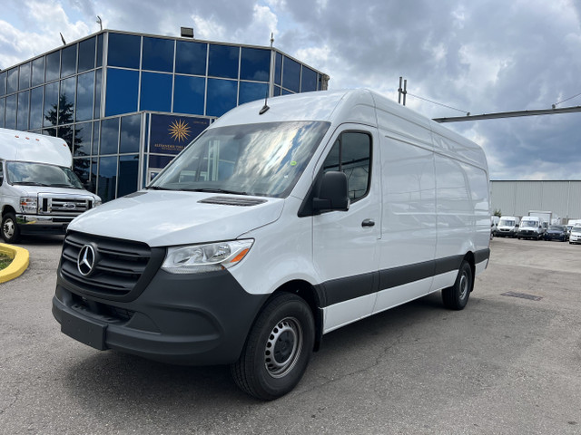 2023 Mercedes-Benz Sprinter Van Mercedes Sprinter 2500 - CARGO - in Cars & Trucks in Oakville / Halton Region