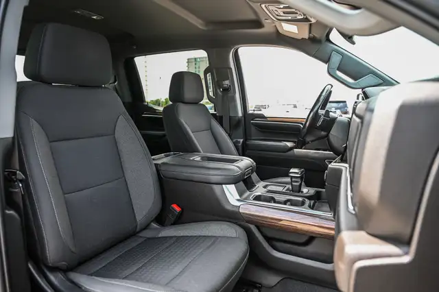 2022 Chevrolet Silverado 1500 RST Z71 Awd 4X4 Crew Cab / 5.3L V8 in Cars & Trucks in City of Montréal - Image 35