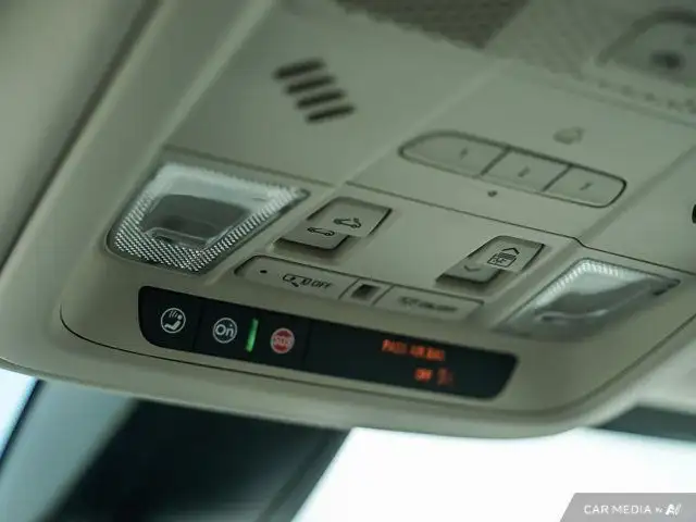 2021 Cadillac XT5 AWD Premium Luxury | Sunroof | Lane Keep in Cars & Trucks in Windsor Region - Image 26