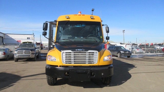 2013 FREIGHTLINER B2 4X2 29 PASSENGER BUS in Cars & Trucks in Edmonton - Image 3