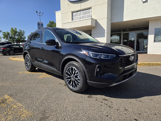 2025 Ford Escape PHEV | TRAILER TOW PKG | PHEV PREM PKG | BLIS in Cars & Trucks in Calgary - Image 2