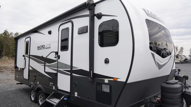 2024 Forest River Flagstaff Micro Lite 25FKBS in Travel Trailers & Campers in Ottawa