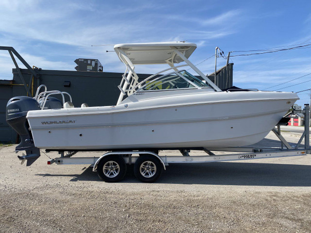 2023 230DC World Cat / Financing Available in Powerboats & Motorboats in Barrie