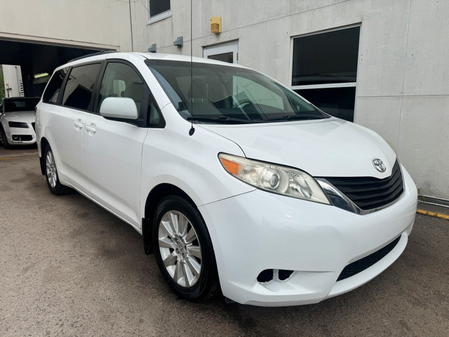 2012 Toyota Sienna LE AWD AUTOMATIQUE FULL AC MAGS in Cars & Trucks in Laval / North Shore - Image 2