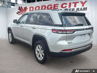 This Jeep Grand Cherokee delivers a Regular Unleaded V-6 3.6 L/220 engine powering this Automatic tr... (image 3)