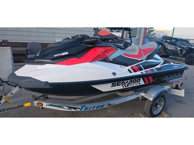 2012 Sea-Doo WAKE 155 FINANCING AVAILABLE in Personal Watercraft in Calgary - Image 3