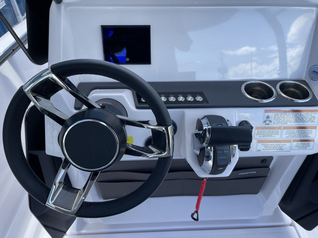 2024 Axopar 22 T-TOP in Powerboats & Motorboats in Kingston - Image 4