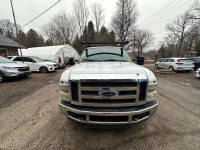 The Ford F-350 Super Duty one-ton pickup has been redesigned for 2008. Under the skin, a number of m... (image 7)