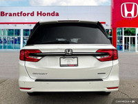 The 2022 Honda Odyssey Touring offers unparalleled versatility and family-friendly features. With on... (image 4)