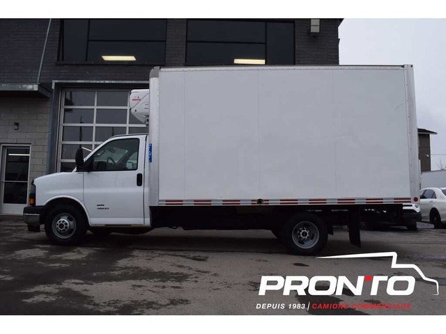 2019 GMC Savana 4500 Cube Van 4500 ** 14 PIEDS ** RÉFRIGÉRÉ // C in Cars & Trucks in Laval / North Shore - Image 4
