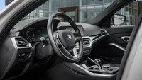 *Sunroof, Navigation, Heated Seats, Heated Steering Wheel, Apple CarPlay, Android Auto, Navigation,... (image 9)