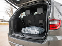 The 2025 Dodge Durango R/T is a powerhouse of performance and comfort, designed to meet the demands... (image 7)