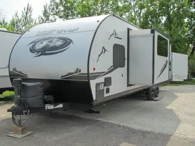 1 OWNER TRADE, REAL SHARP UNIT LOADED UP WITH ALL THE BELLS AND WHISTLES,BLACK LABEL PACKAGE, BASE C...