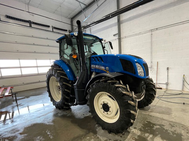 2017 NEW HOLLAND TS6.120 TRACTOR in Farming Equipment in London