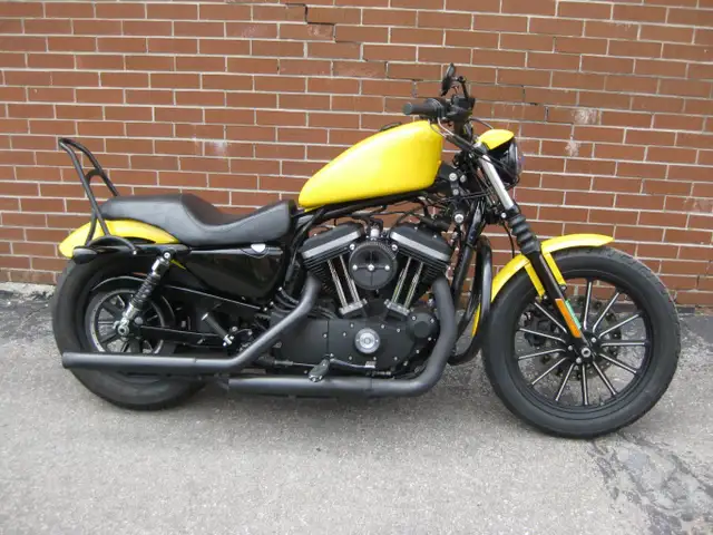 2015 Harley-Davidson XL883N Iron in Street, Cruisers & Choppers in City of Toronto - Image 2