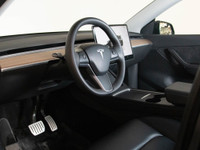 This 2022 Tesla Model Y Performance delivers exhilarating all-electric performance with AWD capabili... (image 9)