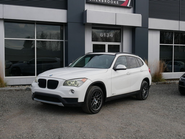  2014 BMW X1 XDRIVE + BLUETOOTH + TOIT PANO + CUIR in Cars & Trucks in Sherbrooke