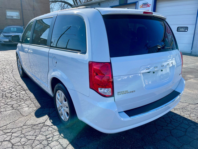 2019 Dodge Grand Caravan SXT 2WD dans Autos et camions  à Hamilton - Image 3