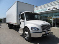  2022 Freightliner M2-106 DIESEL AUTO 26 FT ALUM BOX & LIFTGATE 