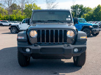FORT EN JEEP! À voir! / Come see it TRÈS BIEN ÉQUIPÉ / VERY WELL EQUIPPED. Version 4 portes / 4-door... (image 1)