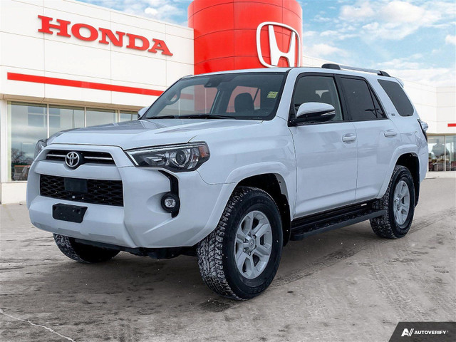 2022 Toyota 4Runner 4WD Leather | 7 Passenger | Running Boards in Cars & Trucks in Winnipeg