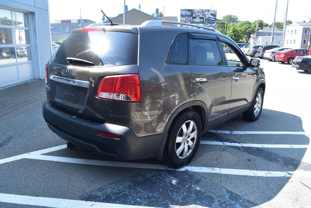 2012 Kia Sorento LX 4WD in Cars & Trucks in City of Halifax - Image 4
