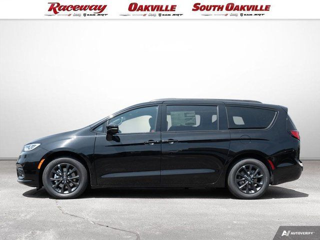 2025 Chrysler Pacifica Select in Cars & Trucks in Mississauga / Peel Region - Image 3