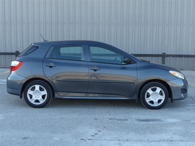 2009 Toyota Matrix Clean Carfax | No Accidents | Extra Tires in Cars & Trucks in Mississauga / Peel Region - Image 4