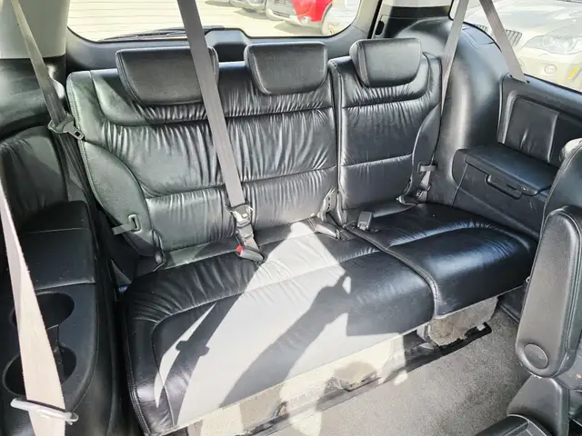 2007 Honda Odyssey Touring Leather DVD Camera Power Sliding door in Cars & Trucks in Calgary - Image 12