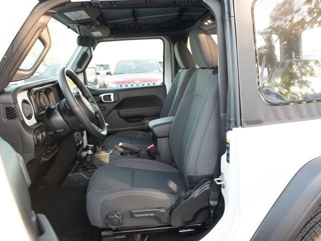 2025 Jeep Wrangler Sport 2 Door 4x4, 6-Spd Manual, 12 Inch in Cars & Trucks in Calgary - Image 2