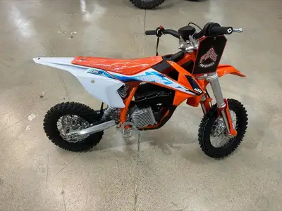 Price does not include: Freight, PDI, Admin and Licensing. 2024 KTM SX-E 5 The KTM SX-E 5 is an all-...
